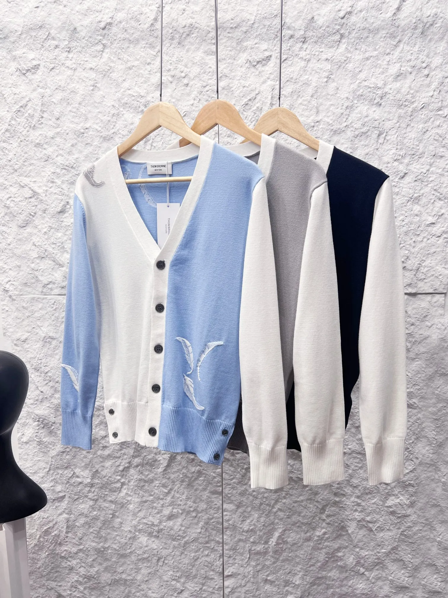 P 185TB （ In Stock， ） 。V ， ，16 - ： ， - ： / （ ， ） - ：V ，Black ， - & ： ； （TBClassic ） - ： ， 。 ： Gray Dark Blue Blue Sizes：S-2XL
